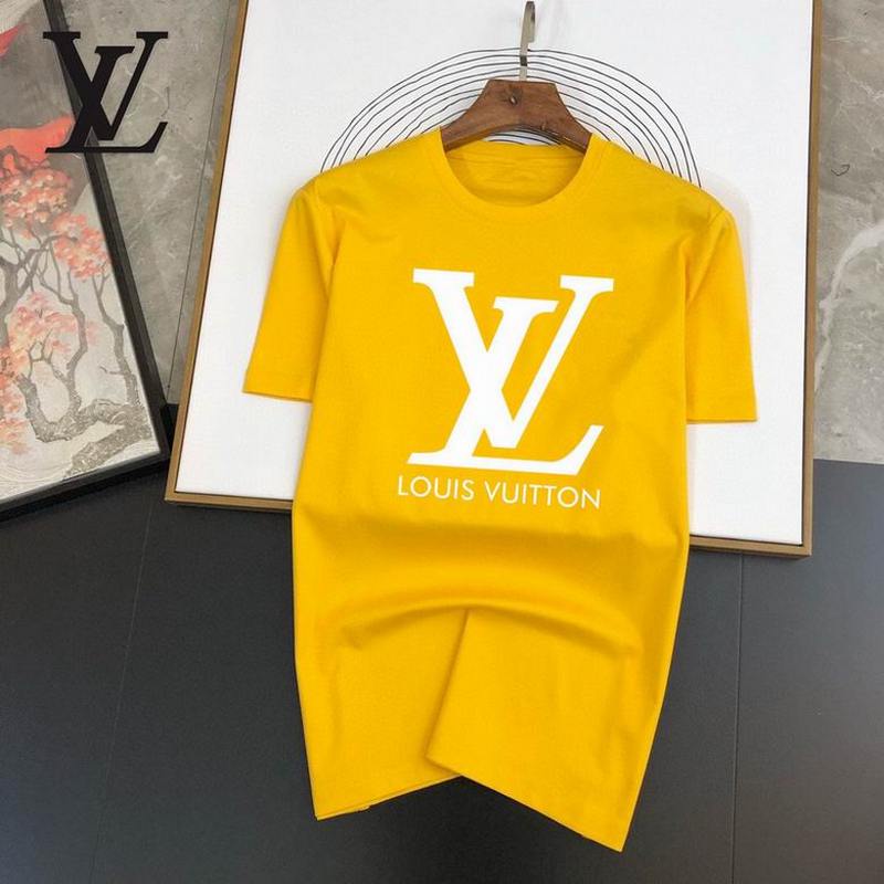 Louis Vuitton Men's T-shirts 148